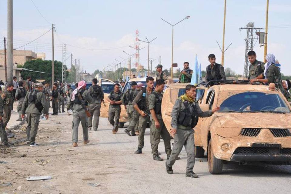 Militantes islamitas matam 15 curdos no norte da Síria