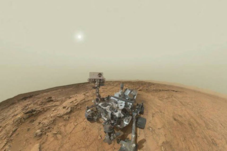 Curiosity faz autorretrato e mostra buraco feito em Marte