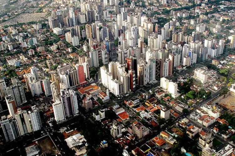 
	Curitiba: cidade teve o maior aumento anual apurado, com alta de 61,2 por cento ano a ano, alcan&ccedil;ando 61,8 reais por metro quadrado
 (Wikimedia Commons)