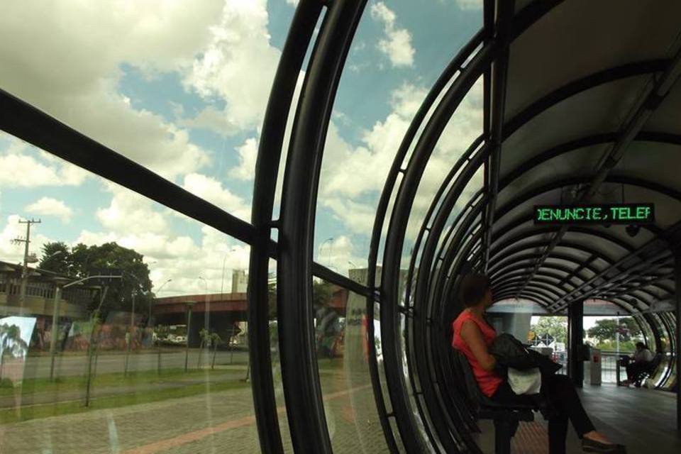TCE-PR suspende licitação do metrô de Curitiba