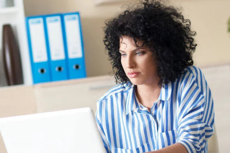 
	Curso online: universidades v&atilde;o oferecer m&oacute;dulos de estudo &agrave; dist&acirc;ncia para &aacute;reas em que h&aacute; pouca m&atilde;o-de-obra e alta demanda
 (Zoran Zeremski/Thinkstock)