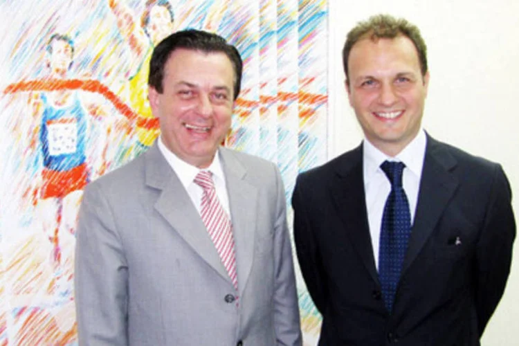 Luiz Fernando Fogaça (dir.) ao lado do presidente da CVC, Valter Patriani (.)