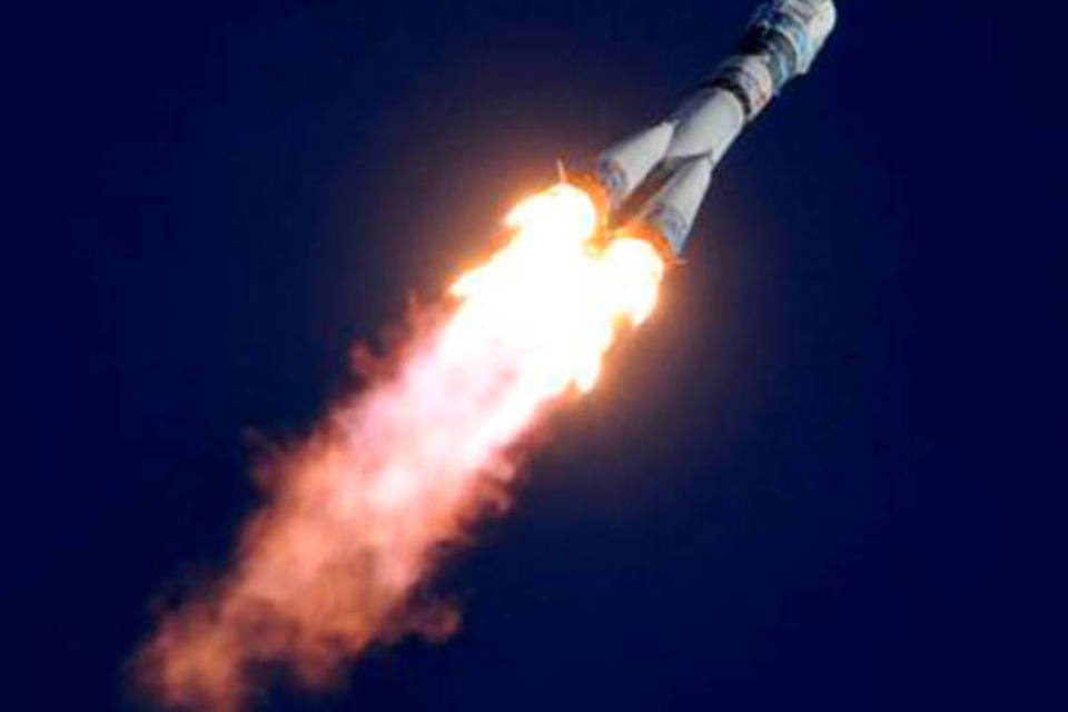 Nave Soyuz TMA-16M chega com sucesso à ISS