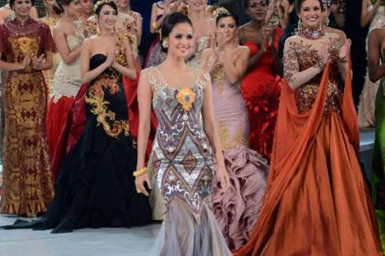 Megan Young, de 23 anos, venceu outras cinco finalistas, entre elas a brasileira Sancler Frantz
 (SONNY TUMBELAKA/AFP)
