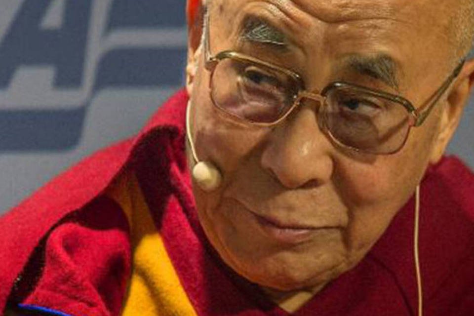 China se diz contra países estrangeiros receberem Dalai Lama