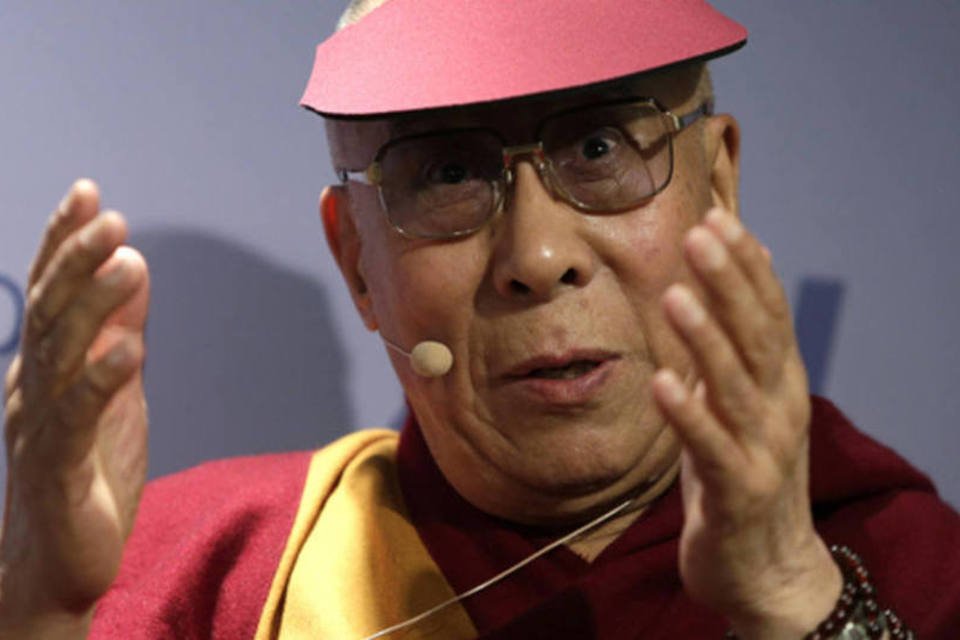 Tecnologia pode nos transformar em escravos, diz Dalai Lama