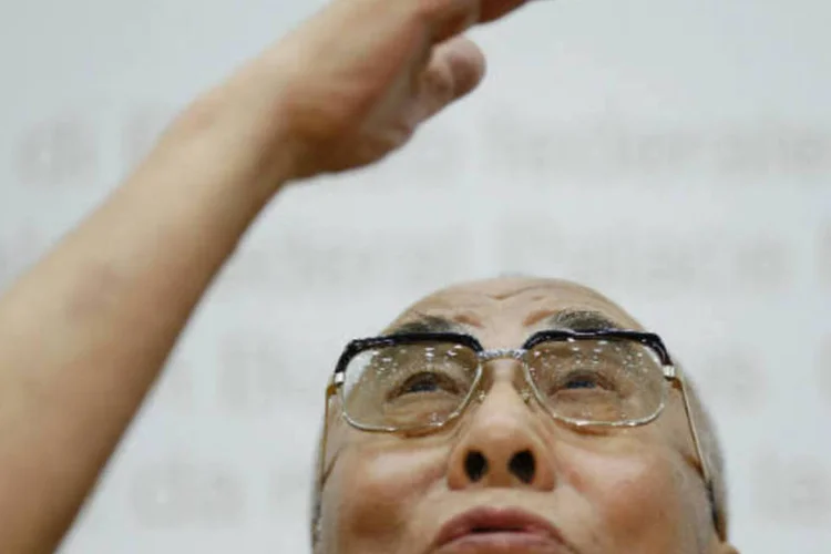 "Realmente, matar gente em nome da religião é impensável, muito triste. Hoje em dia, até os budistas estão envolvidos (em ataques a mesquitas) na Birmânia", disse Dalai Lama (REUTERS/Pascal Lauener)