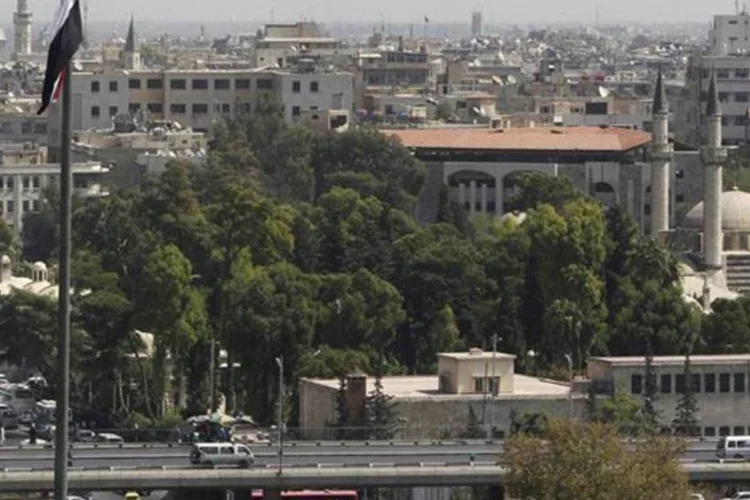 
	Damasco, capital da S&iacute;ria: conflitos entre oposi&ccedil;&atilde;o e as for&ccedil;as do ditador Assad causam mortes e destrui&ccedil;&atilde;o h&aacute; meses no pa&iacute;s
 (REUTERS/Khaled al-Hariri)
