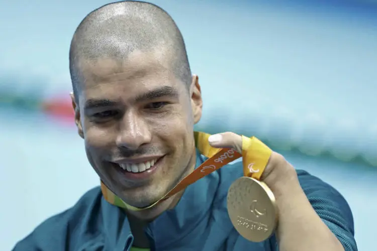 
	Daniel Dias: Com nove medalhas no pesco&ccedil;o, nadador brasileiro sai como o atleta que mais subiu ao p&oacute;dio
 (Carlos Garcia/Reuters)