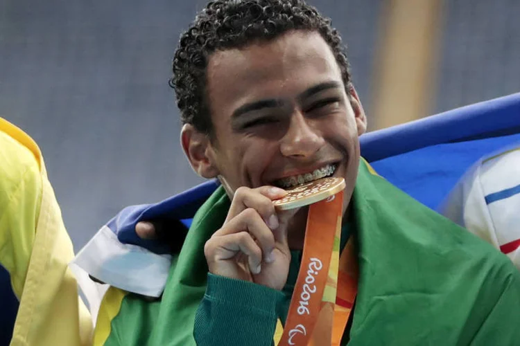 
	Daniel Martins: ele baixou o recorde mundial, que j&aacute; pertencia a ele, de 47s78 para 47s22
 (Alexandre Loureiro/Getty Images)