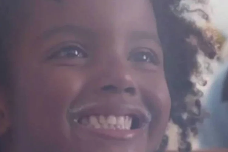 Campanha da Danone: marca ressalta importância de nutrientes específicos (Reprodução/YouTube/Danone Babybrasil)