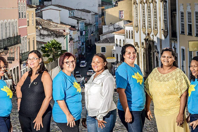 
	Kiteiras da Danone em Salvador: o volume de iogurtes que elas vendem j&aacute; rivaliza com o do pequeno varejo
 (Pedro Accioly/Exame)