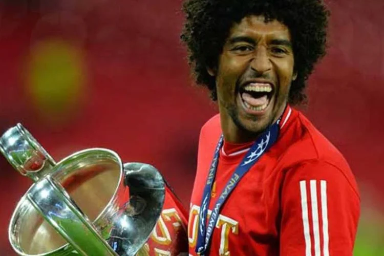
	Dante, jogador do Bayern de Munique: equipe b&aacute;vara primeira vez ganhou a tr&iacute;plice coroa na temporada 2012/2013
 (Getty Images)