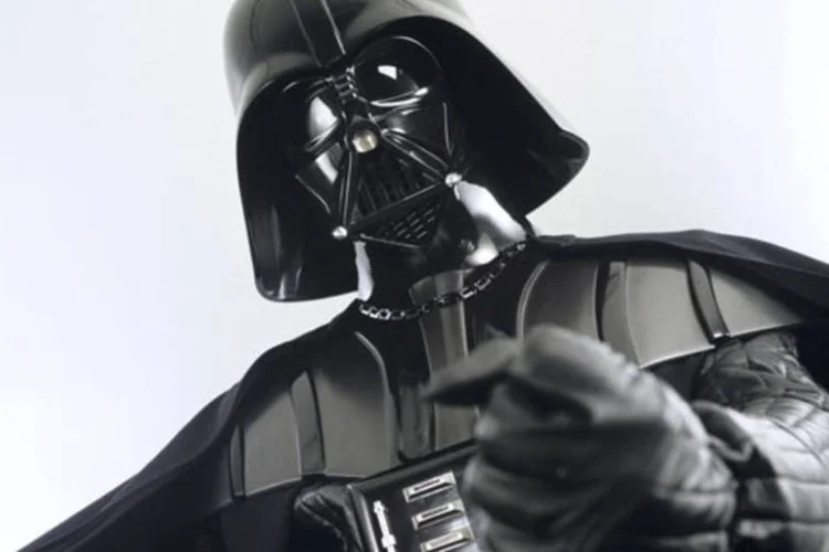 Boneco dos personagem Darth Vader, da série Star Wars, foi destruído pela esposa do autor do crime  (Divulgação)