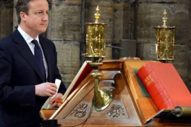 David Cameron faz leitura durante memorial em homenagem a Nelson Mandela: a abadia de Westminster é cenário das grandes cerimônias religiosas de Estado (AFP)