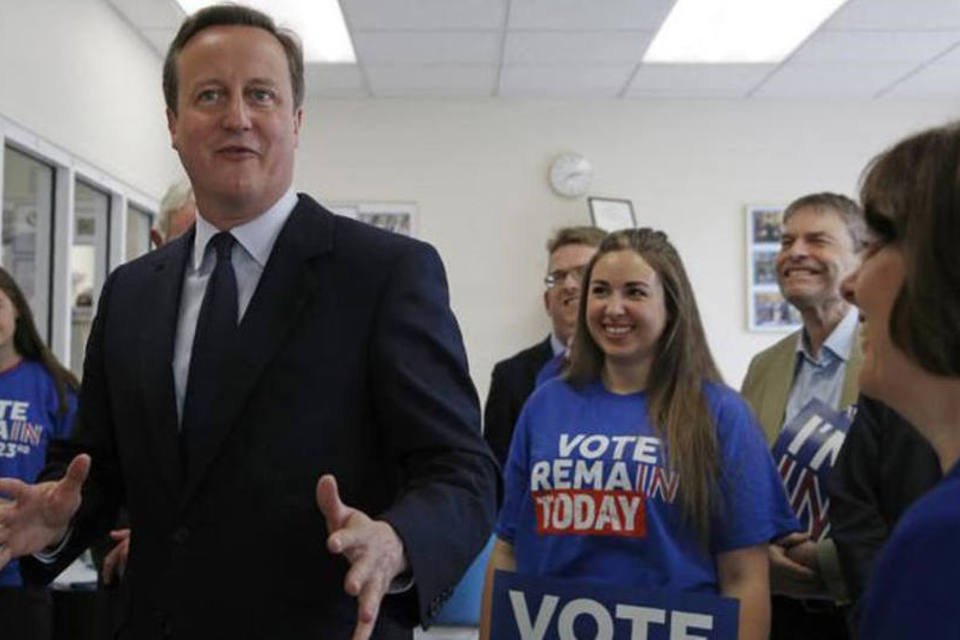 Cameron afirma que saída da UE isolaria o Reino Unido