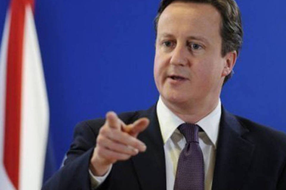 Cameron promete "trabalhar duro" após derrota nas eleições