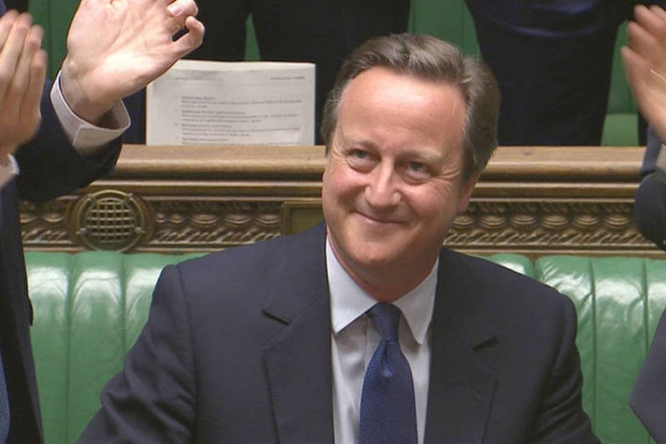 Cameron é aplaudido em última sessão como primeiro-ministro