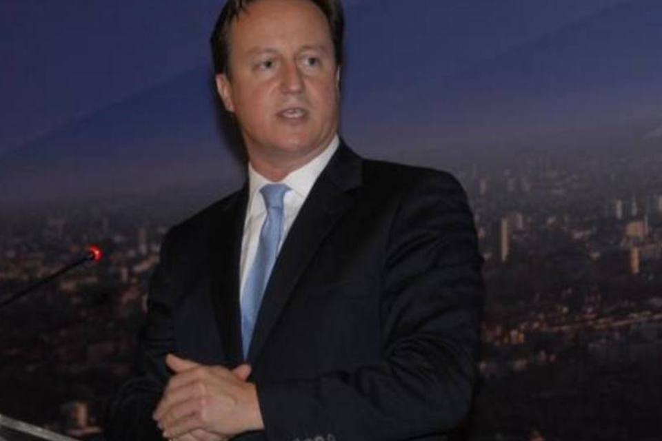 Cameron pede que Blatter renuncie à presidência da Fifa