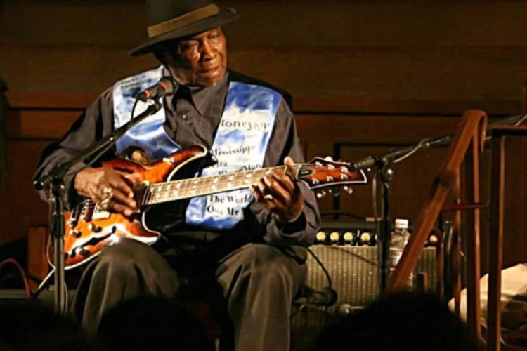 David 'Honeyboy' Edwards: 70 shows por ano, apesar da idade (Bengt Nyman/Getty Images)
