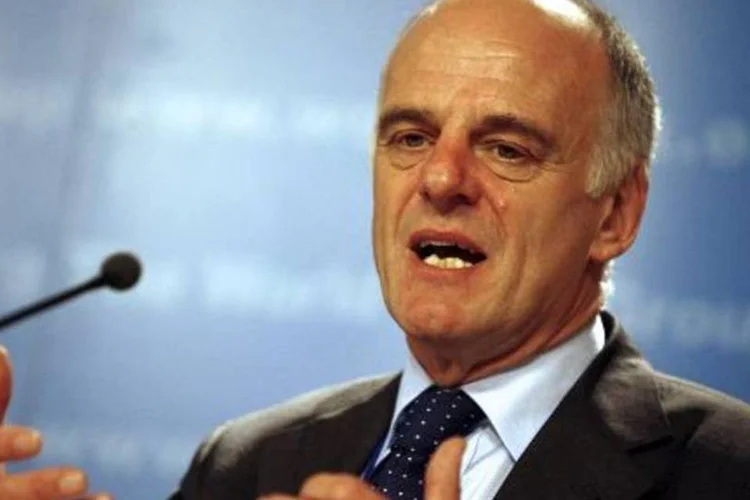 Coordenador da ONU no combate ao vírus ebola, Dr. David Nabarro: "nós trabalhamos com medidas excepcionais em seis meses para controlar rapidamente a doença" (Roslan Rahman/AFP)