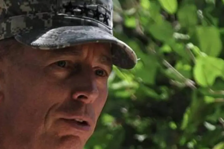 O general David Petraeus, responsável pelas opeações no Afeganistão, vai comndar a CIA (Massoud Hossaini/AFP)