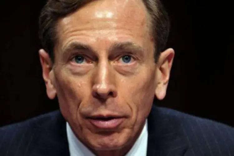 
	Petraeus dep&otilde;e no Senado: os republicanos criticaram a gest&atilde;o do caso pela administra&ccedil;&atilde;o Obama
 (©AFP/File / Karen Bleier)