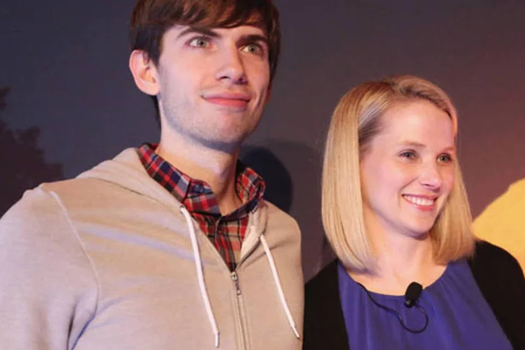 
	David Karp e Marissa Mayer: para Karp, o neg&oacute;cio parece ter sido rent&aacute;vel, j&aacute; que ele deve receber cerca de US$ 81 milh&otilde;es e vai permanecer no comando pelos pr&oacute;ximos 4 anos
 (Mario Tama/Getty Images)