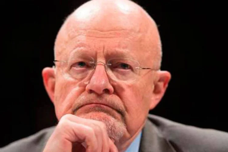 
	O diretor de Intelig&ecirc;ncia Nacional, James Clapper: ele disse que o setor privado precisa cobrir vulnerabilidades de seus softwares e segmentar dados para se proteger contra novos ataques
 (JIM WATSON/AFP)