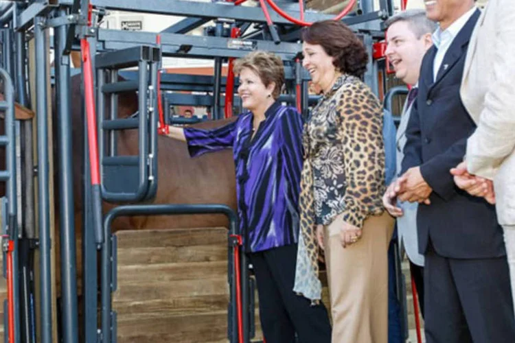Presidente Dilma Rousseff abre oficialmente a Expozebu 2013: em relação ao Plano Agrícola e Pecuário 2013/2014, a presidente disse que terá a preocupação de ampliar recursos, reduzir custos e simplificar procedimentos. (Roberto Stuckert Filho / Presidência da República)