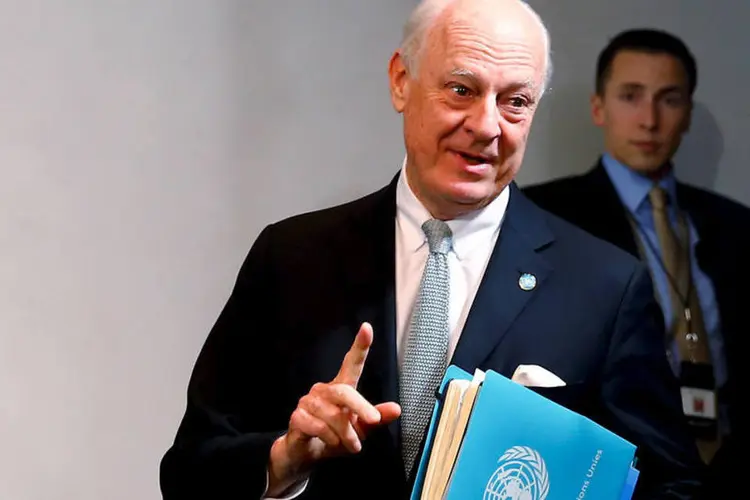 
	De Mistura: as grandes pot&ecirc;ncias, cada vez mais envolvidas no conflito, acordaram um cessar-fogo que deveria entrar em vigor nesta semana
 (Michael Dalder / Reuters)