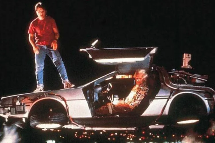 Nem máquina do tempo como a do filme "De Volta para o Futuro" ajudaria Merkel e Sarkozy a resolver os problemas na zona do euro (Divulgação)