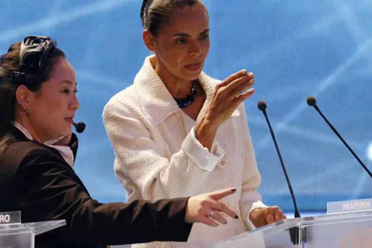 Candidata do PSB, Marina Silva, se prepara par ao debate no estúdio da Band, em São Paulo (Paulo Whitaker/Reuters)