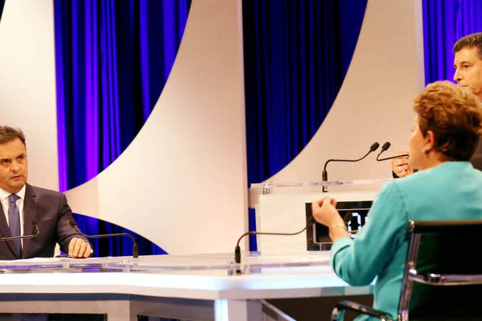 Na TV, PT exibe críticas entre Aécio e Marina; PSDB, debate