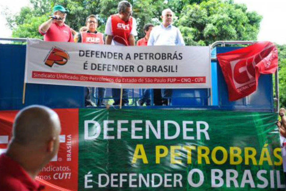 Sindicalistas saem em defesa da Petrobras em novo ato no DF