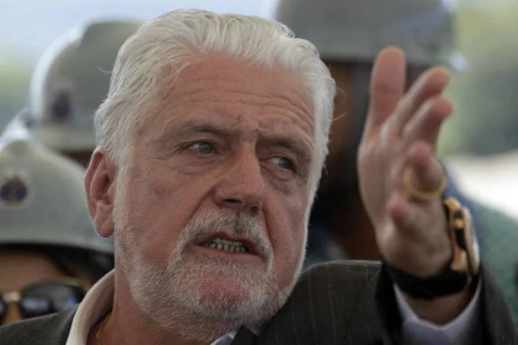 
	Jaques Wagner: para ele, a PEC &eacute; uma &quot;concep&ccedil;&atilde;o do parlamento sobre o Poder Judici&aacute;rio, que n&atilde;o tem nada a ver com o Executivo&quot;
 (Felipe Barra/Ministério da Defesa/Fotos Públicas)