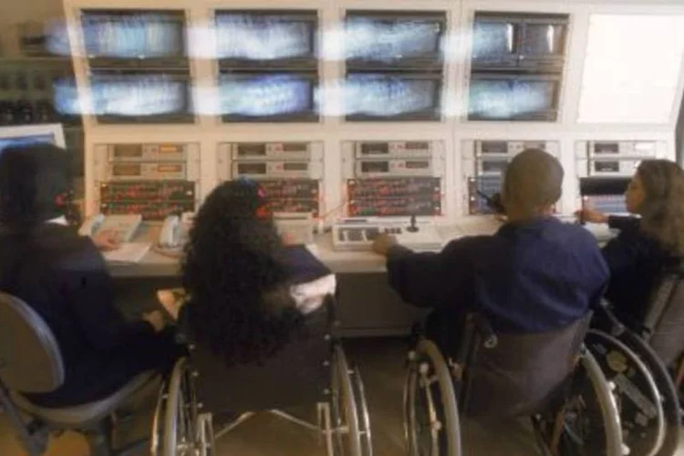 
	Com a terceiriza&ccedil;&atilde;o de todas as atividades, as companhias podem n&atilde;o alcan&ccedil;ar o n&uacute;mero m&iacute;nimo de trabalhadores deficientes
 (.)