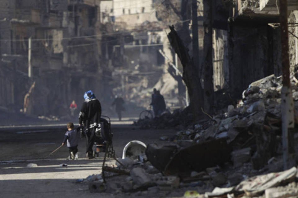 Conflito na Síria completa três anos em meio a ofensiva