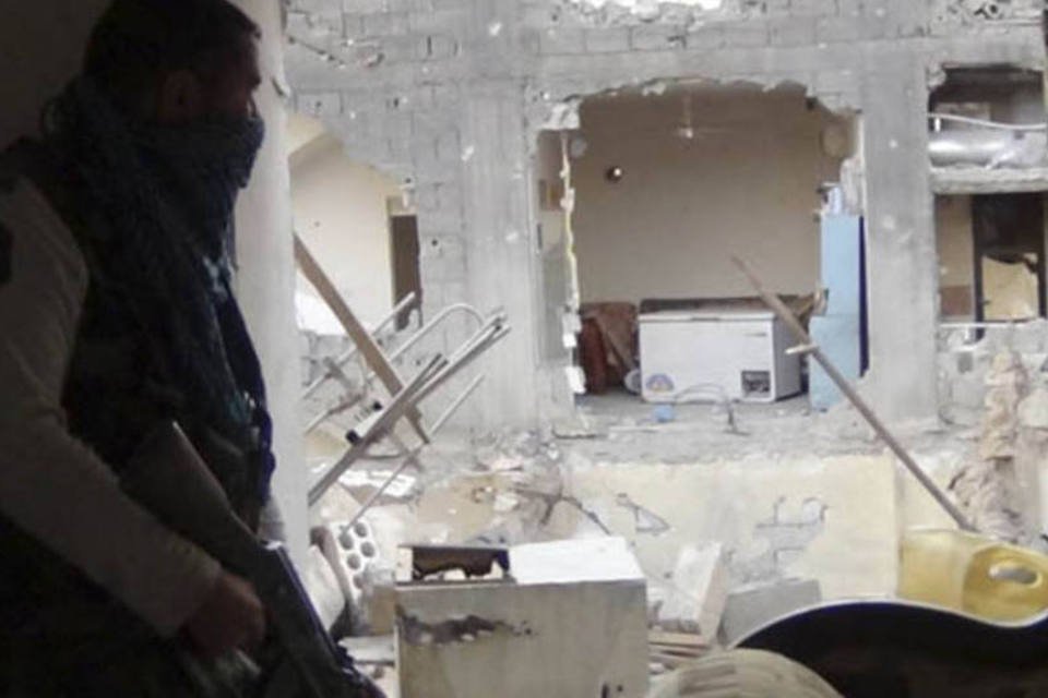 Rebeldes capturam base em província no leste da Síria