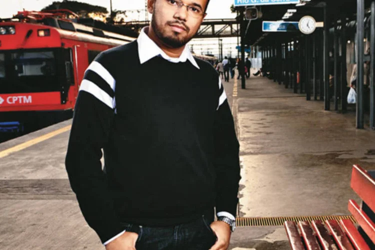 Dejanir Silva, na estação de trem de Mauá: “Não sou especial. Eu estudo” (Germano Lüders/EXAME.com)
