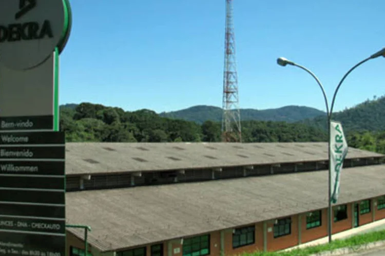 Fundado há 85 anos, em Berlim, na Alemanha, o grupo tem 22 mil colaboradores em 50 países (.)