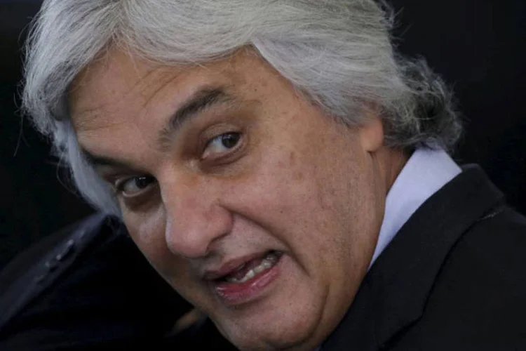 
	Senador Delc&iacute;dio Amaral (PT-MS) em Bras&iacute;lia: &agrave;s 10:10, hor&aacute;rio de Bras&iacute;lia, o Ibovespa ca&iacute;a 1,61 por cento, a 47.508 pontos
 (Ueslei Marcelino/REUTERS)