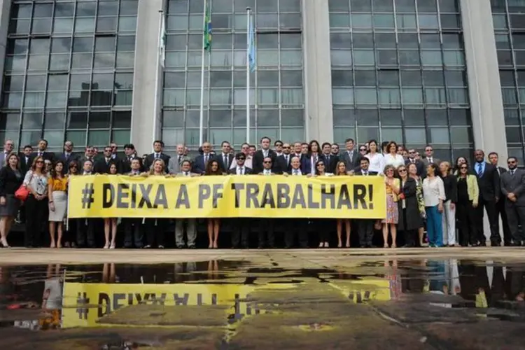 
	Delegados da Pol&iacute;cia Federal protestam contra cortes no or&ccedil;amento
 (José Cruz/Agência Brasil)