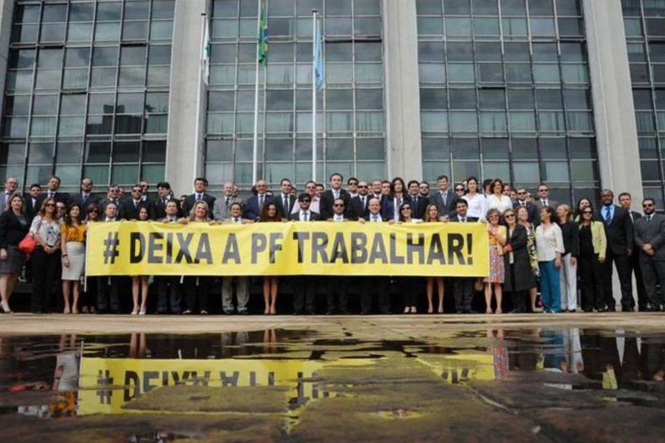 Delegados fazem ato contra corte orçamentário na PF