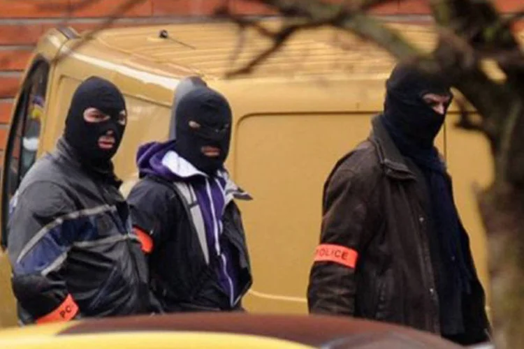 A investigação deve determinar se este indivíduo atuou sozinho ou com a ajuda de uma célula e se ele pertence à Al-Qaeda como reivindica (©AFP / Remy Gabalda)