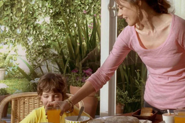 Comercial da Laranja Caseira: bebida é fabricada a partir de laranjas maduras, sem a adição de conservadores ou corantes (Divulgação)