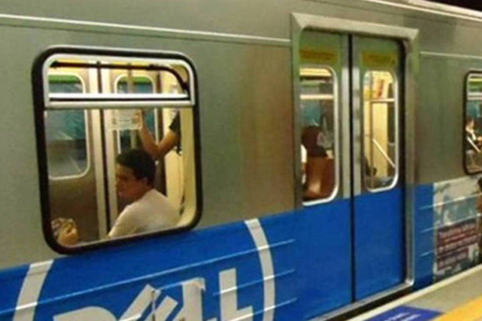 Dell adesiva os trens do metrô de São Paulo