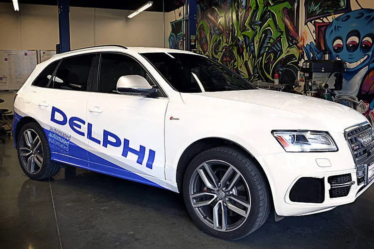Carro com sistema de direção autônomo da Delphi (Delphi/Divulgação)
