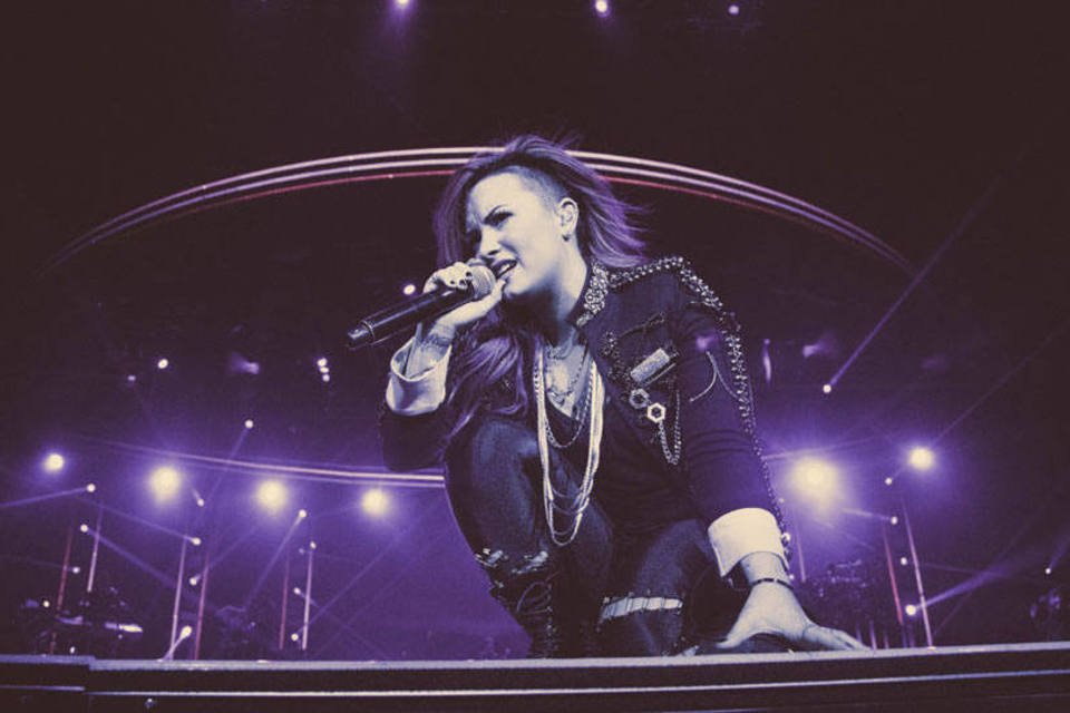 Demi Lovato vai oferecer sessões de terapia para fãs
