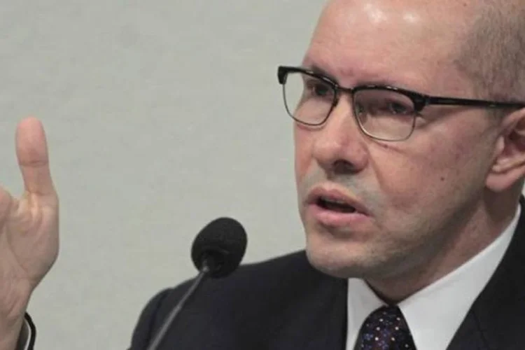 Senador Demóstenes Torres presta depoimento perante Conselho de Ética do Senado, em Brasília (Ueslei Marcelino/Reuters)
